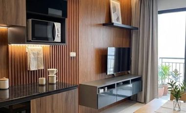 For sale 1 bed condo in Huai Khwang, Bangkok