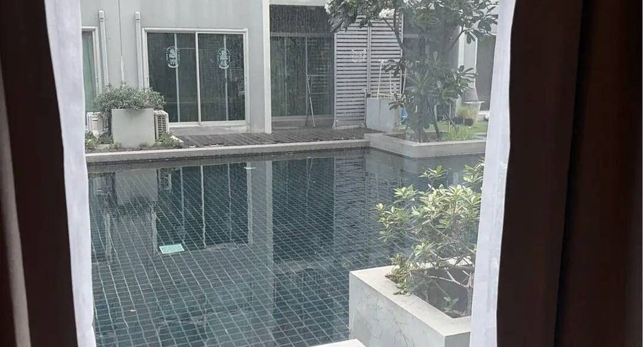 For sale 1 bed condo in Huai Khwang, Bangkok