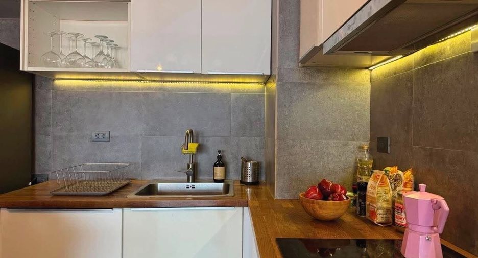 For rent 2 ベッドルーム condo in Watthana, Bangkok