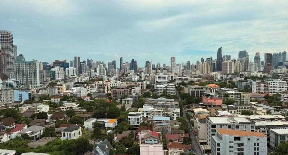 For rent 2 ベッドルーム condo in Watthana, Bangkok