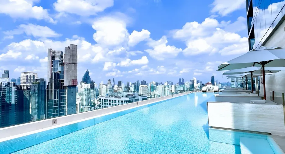 À vendre 2 chambres condo à Khlong Toei, Bangkok