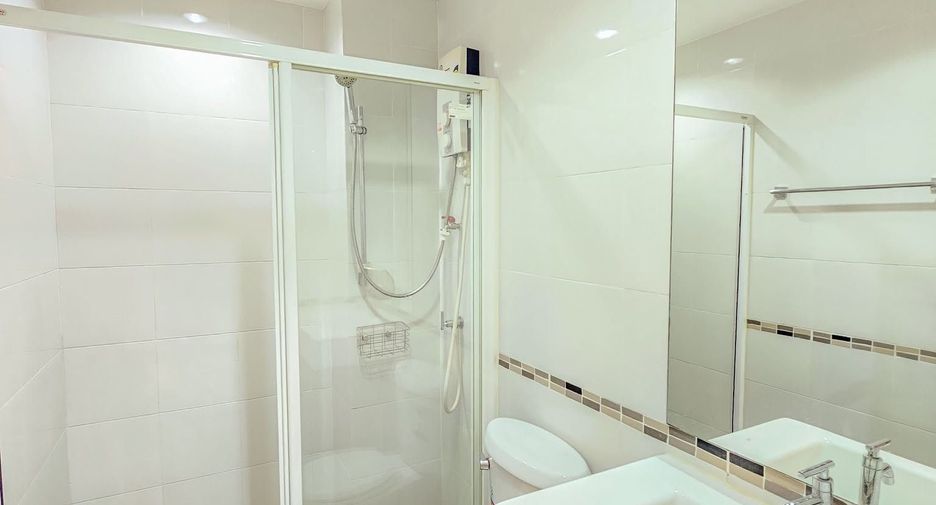For sale 1 bed condo in Phra Khanong, Bangkok