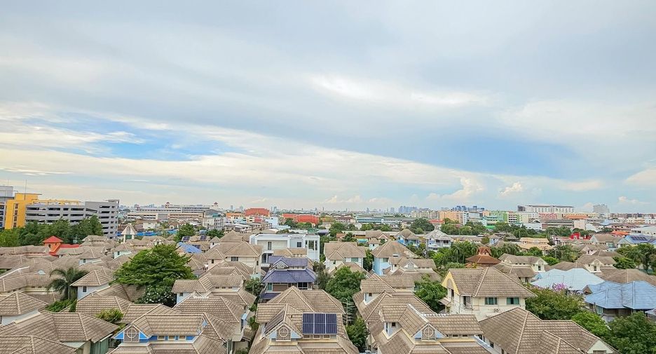 For sale 1 bed condo in Phra Khanong, Bangkok