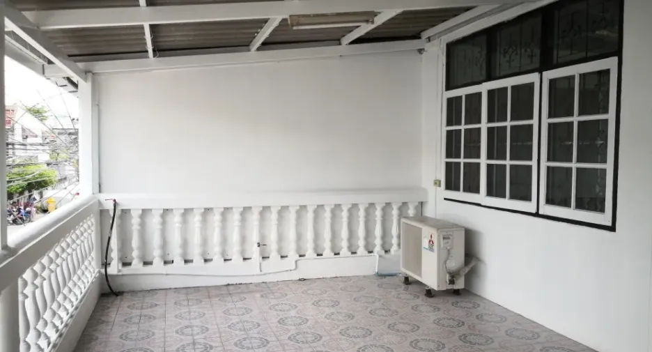 Reihenhaus zur Miete mit 3 Zimmer in Din Daeng, Bangkok
