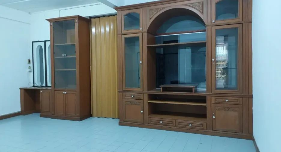 Reihenhaus zur Miete mit 3 Zimmer in Din Daeng, Bangkok