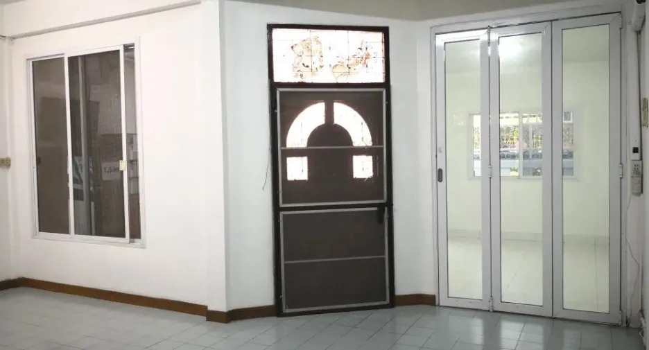 Reihenhaus zur Miete mit 3 Zimmer in Din Daeng, Bangkok
