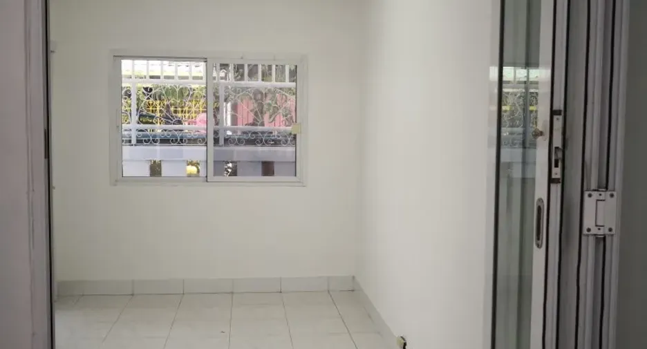 Reihenhaus zur Miete mit 3 Zimmer in Din Daeng, Bangkok