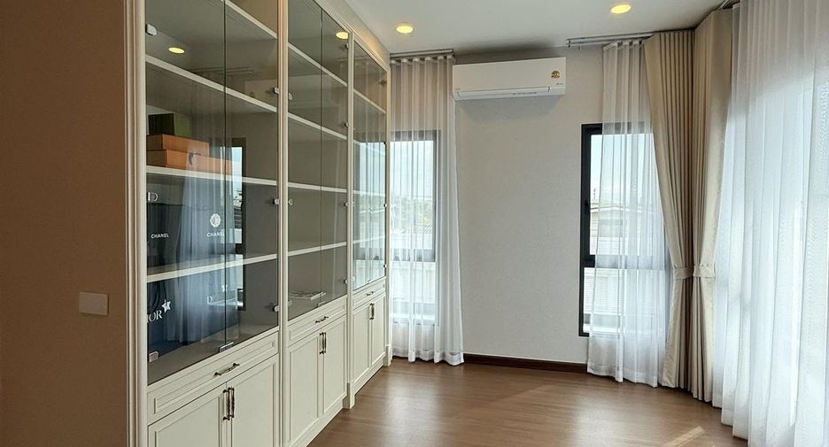 Haus zur Miete und zum Kauf mit 4 Zimmer in Phra Pradaeng, Samut Prakan