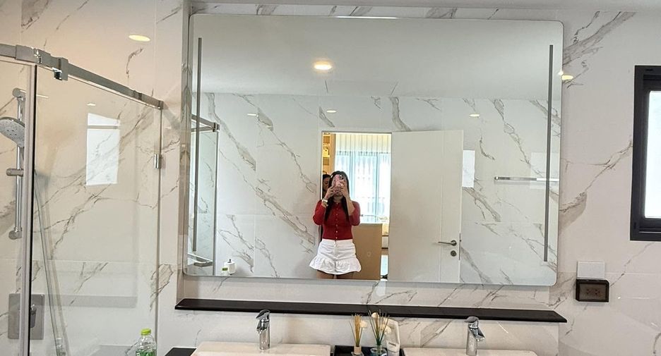 Haus zur Miete und zum Kauf mit 4 Zimmer in Phra Pradaeng, Samut Prakan