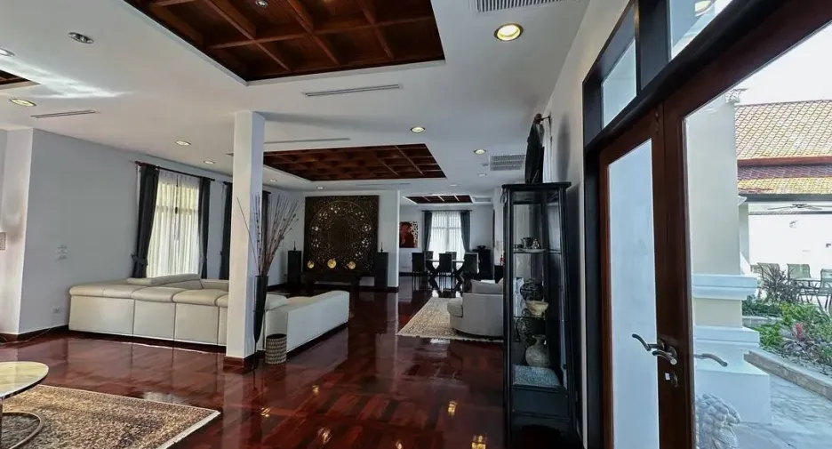 Villa zum Kauf und zur Miete mit 4 Zimmer in Sattahip, Chonburi