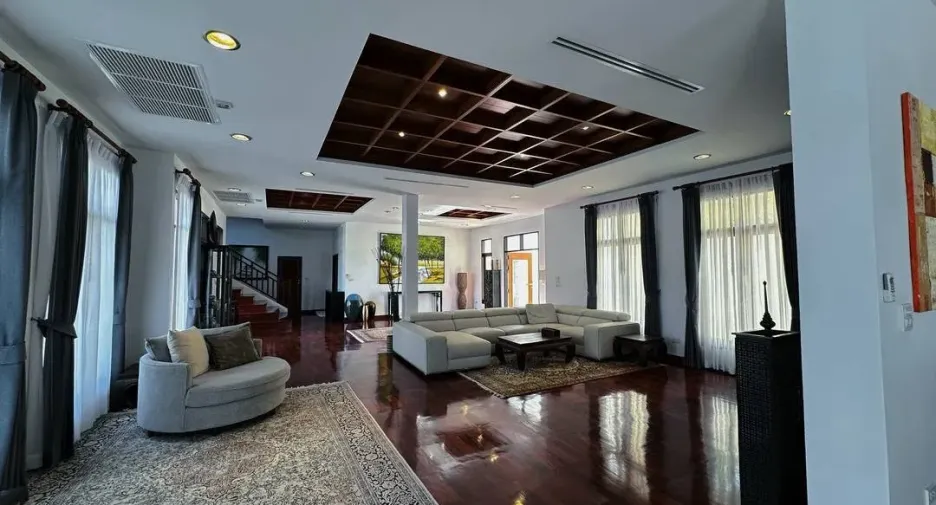 Villa zum Kauf und zur Miete mit 4 Zimmer in Sattahip, Chonburi