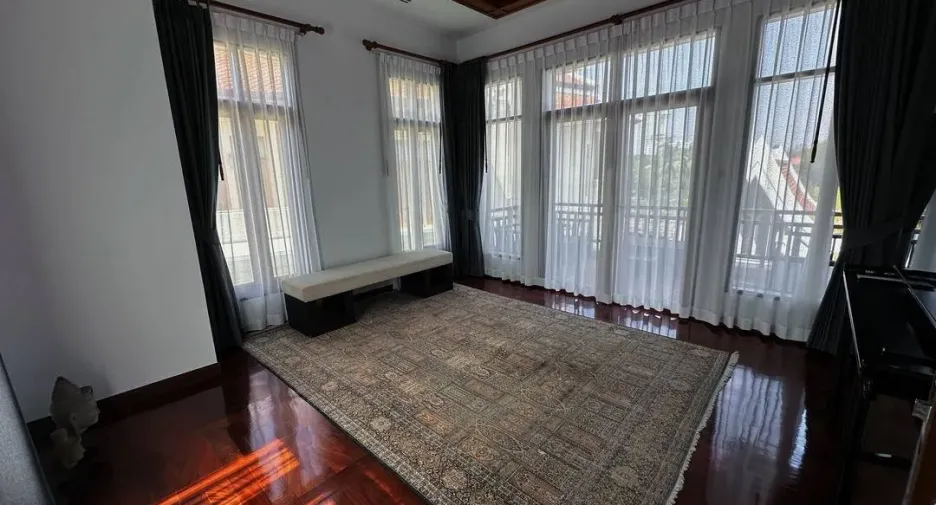 Villa zum Kauf und zur Miete mit 4 Zimmer in Sattahip, Chonburi