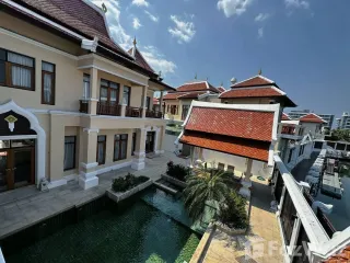 Villa en venta y en alquiler de 4 habitaciones en Na Jomtien, Pattaya