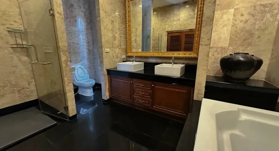 Villa zum Kauf und zur Miete mit 4 Zimmer in Sattahip, Chonburi