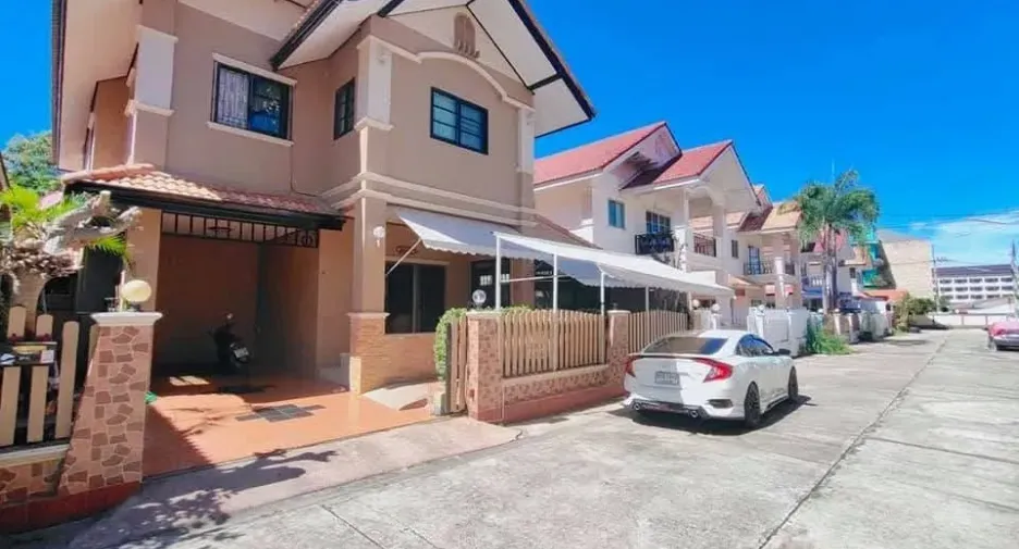 Casa en venta y en alquiler de 3 habitaciones en Bang Lamung, Chonburi