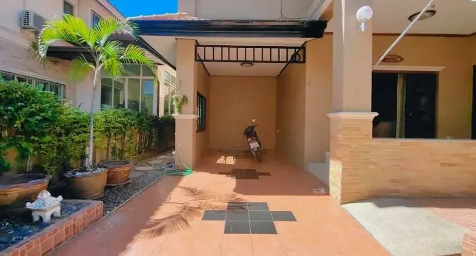 Casa en venta y en alquiler de 3 habitaciones en Bang Lamung, Chonburi