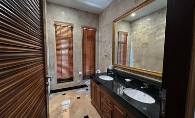 Villa en venta y en alquiler de 5 habitaciones en Sattahip, Chonburi