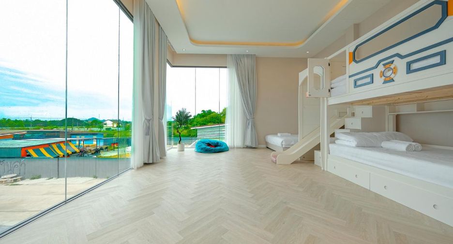 À vendre 8 chambres villa à Sattahip, Chonburi
