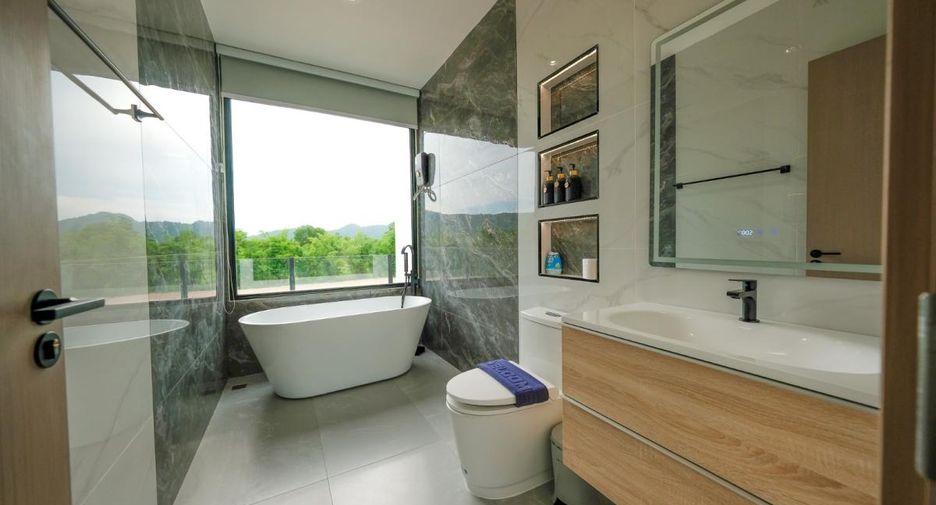 À vendre 8 chambres villa à Sattahip, Chonburi