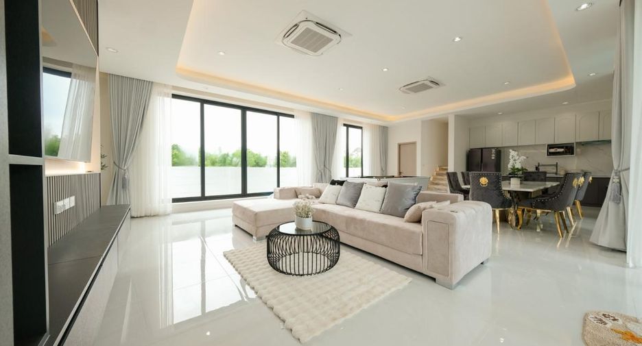 À vendre 8 chambres villa à Sattahip, Chonburi