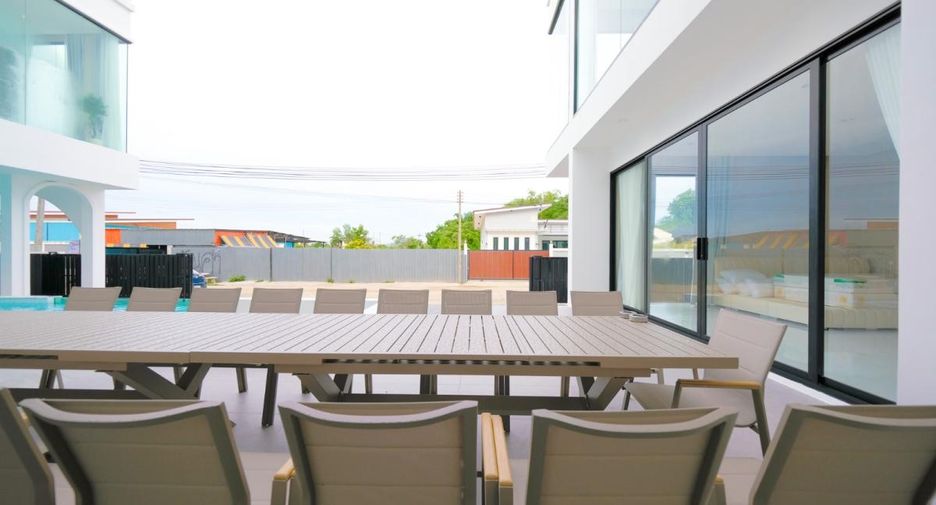 À vendre 8 chambres villa à Sattahip, Chonburi