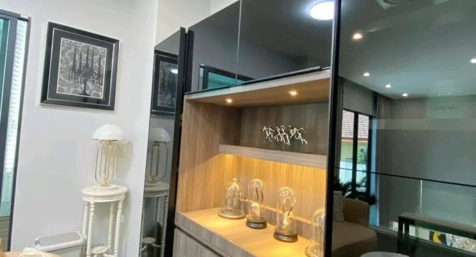 Продажа 9 спальни вилла в Банг Капи, Бангкок