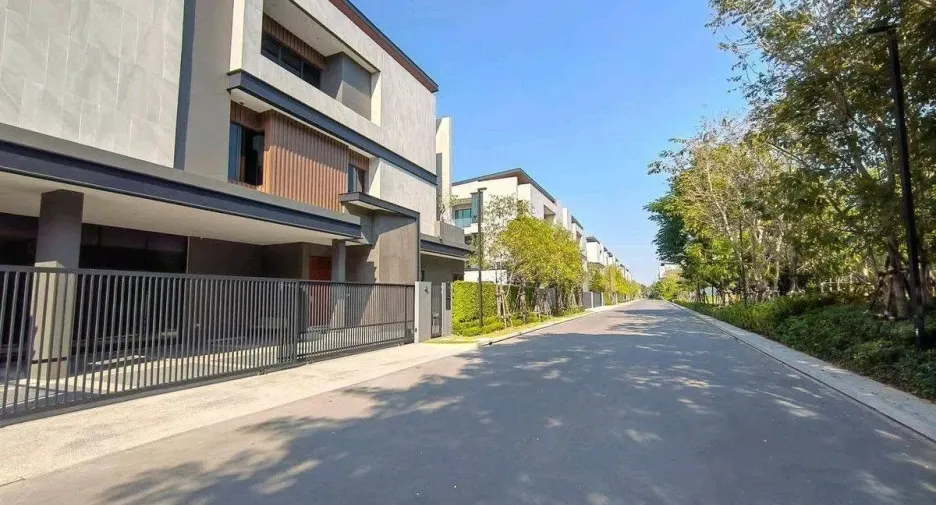 Продажа 9 спальни вилла в Банг Капи, Бангкок