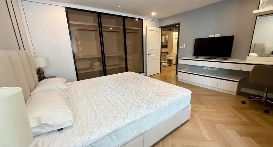 For rent and for sale 3 bedrooms condo in Khlong Toei, Bangkok