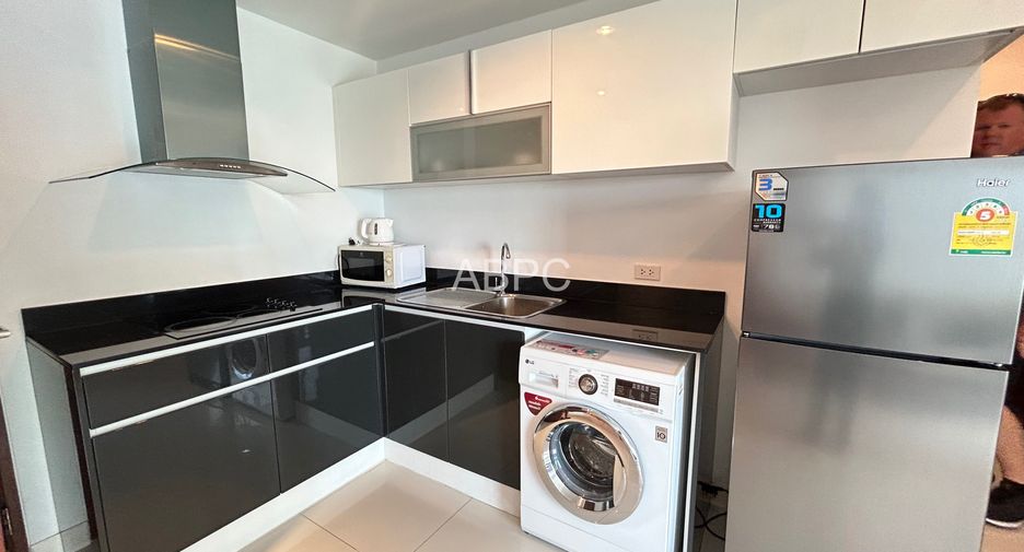 For rent 2 bedrooms condo in Pratumnak, Pattaya