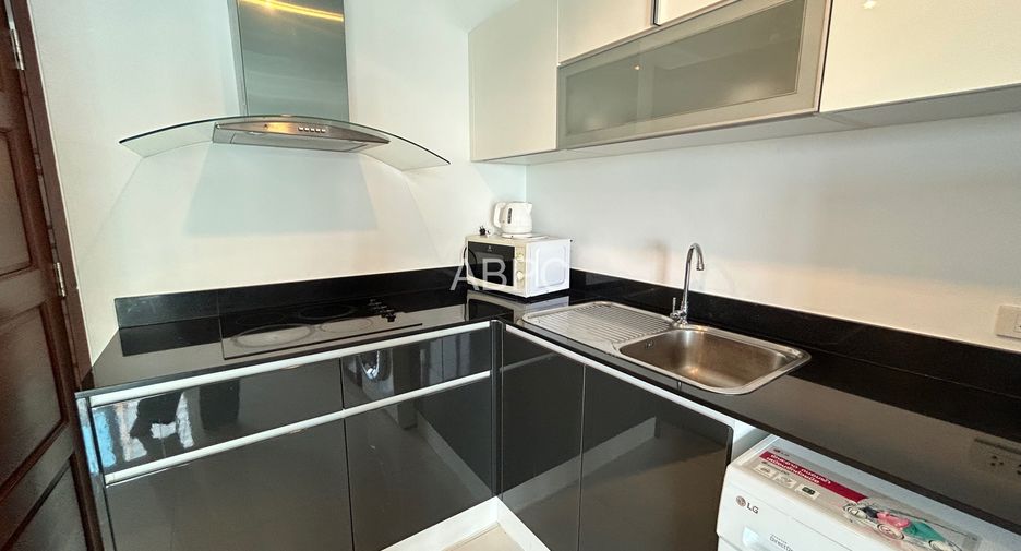For rent 2 bedrooms condo in Pratumnak, Pattaya