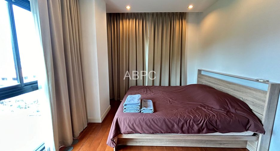 For rent 2 bedrooms condo in Pratumnak, Pattaya