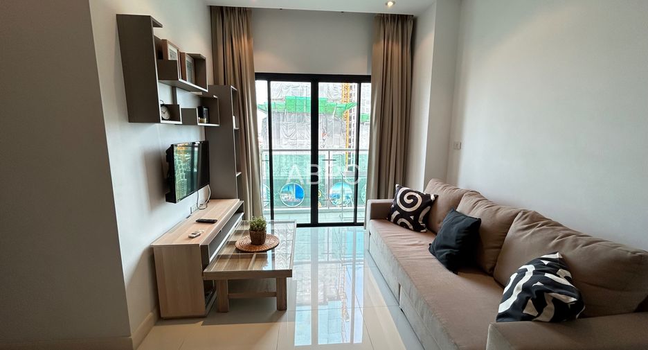 For rent 2 bedrooms condo in Pratumnak, Pattaya