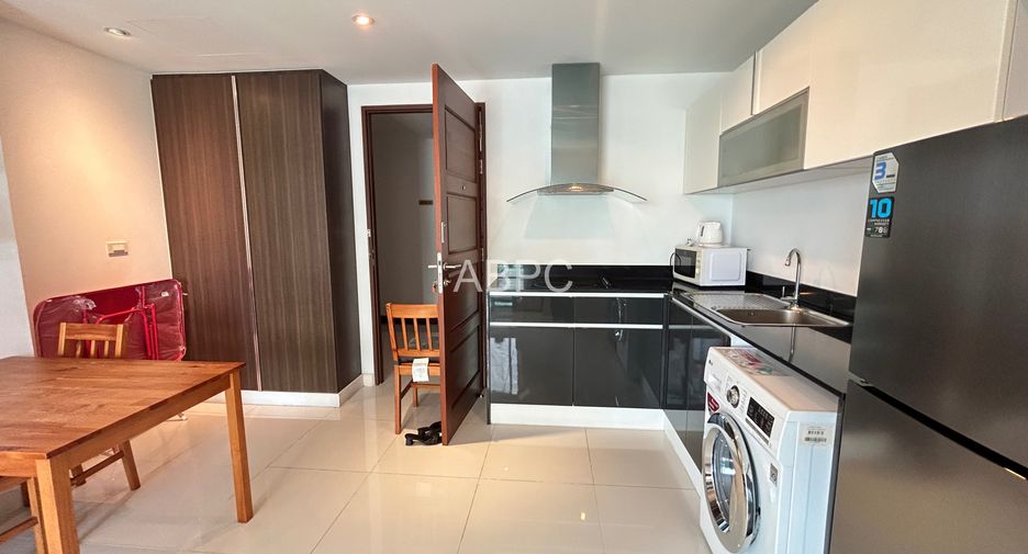 For rent 2 bedrooms condo in Pratumnak, Pattaya