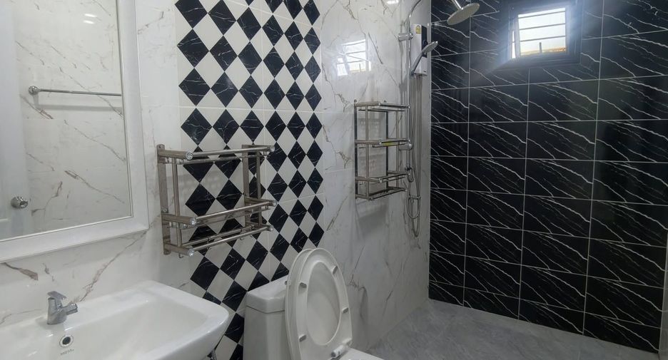 For rent 3 bedrooms house in Bang Lamung, Chonburi