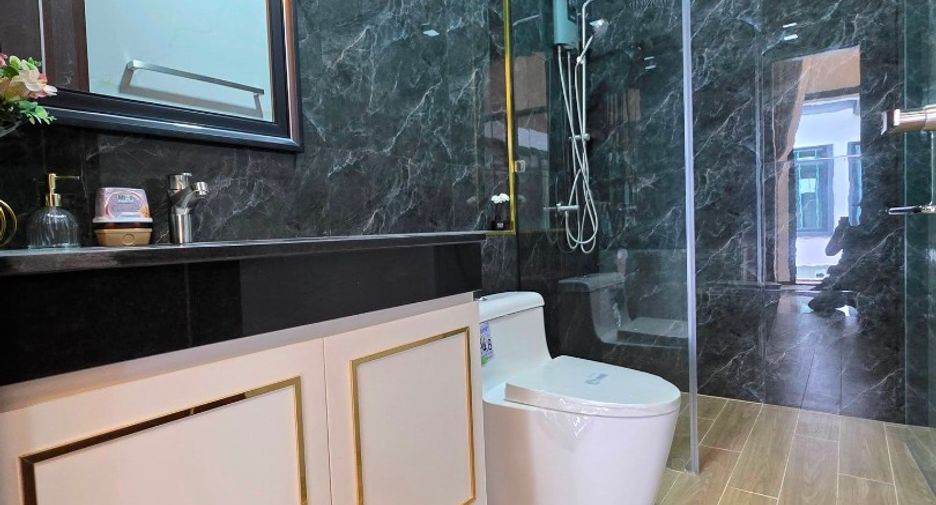 For sale 3 bedrooms house in East Pattaya, Pattaya