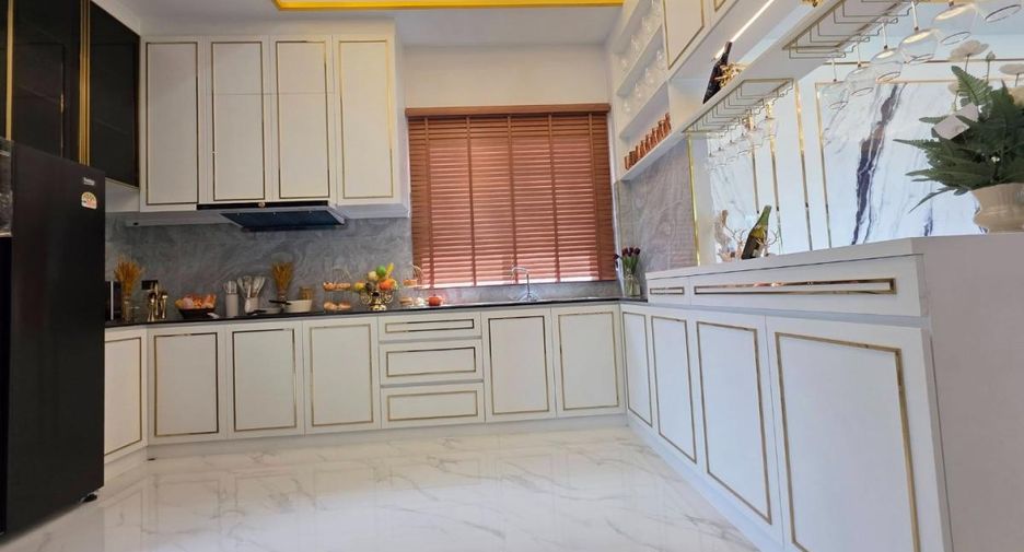 For sale 3 bedrooms house in East Pattaya, Pattaya