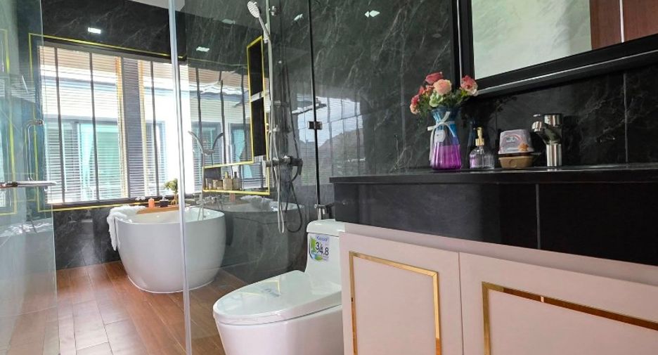 For sale 3 bedrooms house in East Pattaya, Pattaya