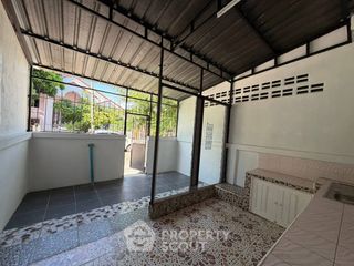 À vendre 3 chambres maison de ville à Bang Lamung, Chonburi