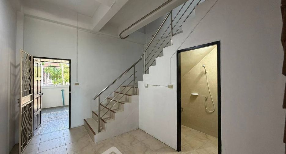 For sale 3 bedrooms townhouse in East Pattaya, Pattaya