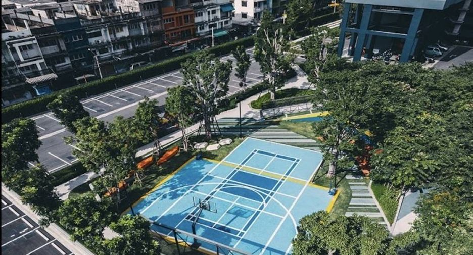 For rent 2 bedrooms condo in Phra Khanong, Bangkok