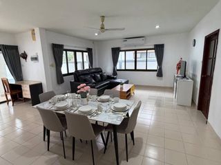 À louer 3 chambres maison à Bang Lamung, Chonburi