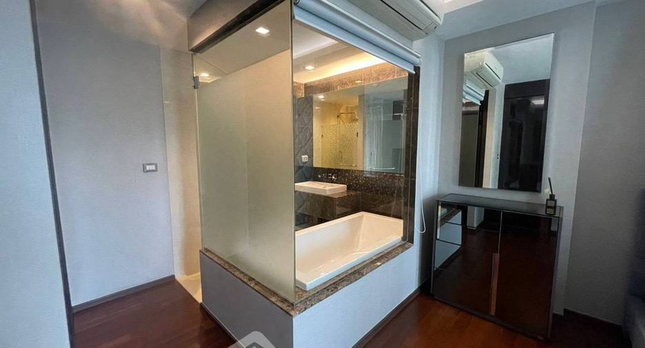 For rent 1 bed condo in Watthana, Bangkok