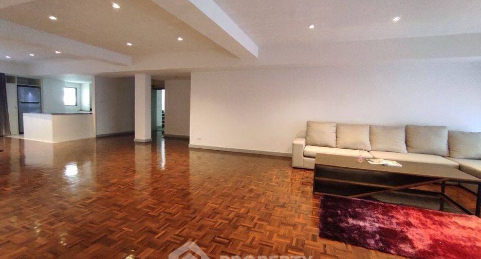 For rent 3 bedrooms condo in Watthana, Bangkok