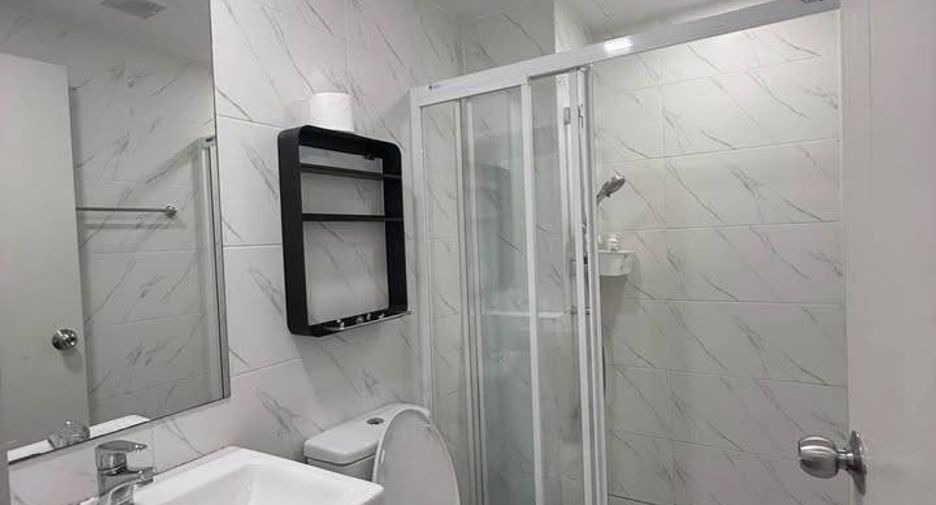 For rent 2 bedrooms condo in Wang Thonglang, Bangkok