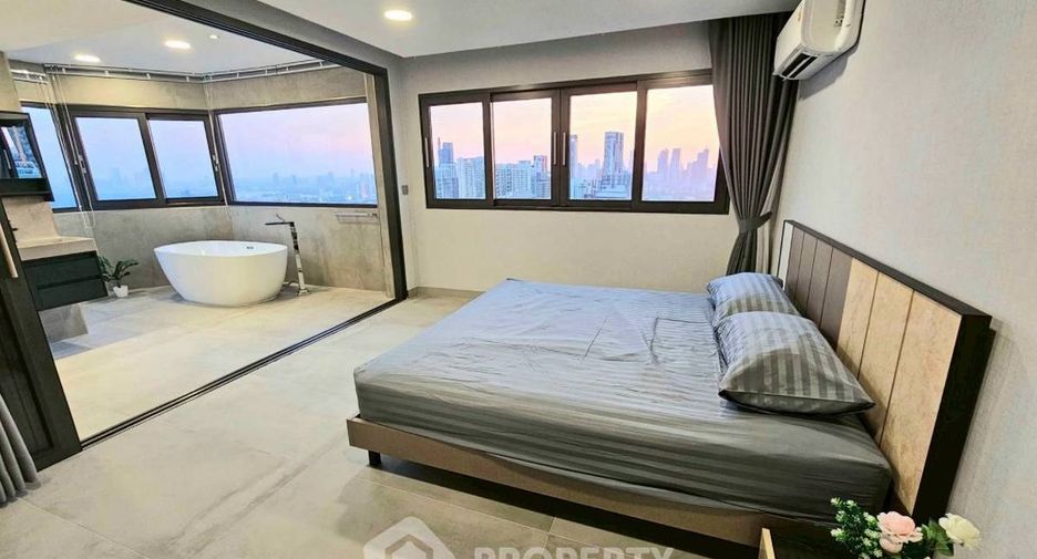 Condo en alquiler de 3 habitaciones en Khlong Toei, Bangkok