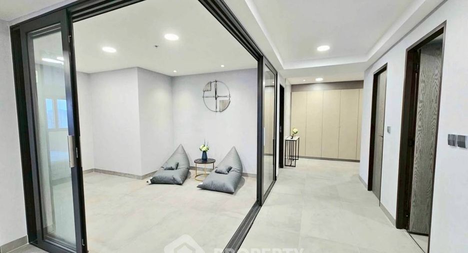 Condo en alquiler de 3 habitaciones en Khlong Toei, Bangkok
