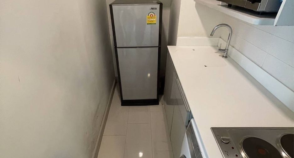 Condo en alquiler de 2 habitaciones en Huai Khwang, Bangkok