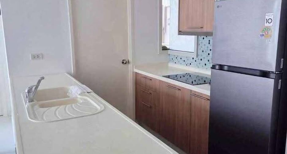 Condo en alquiler de 2 habitaciones en Pathum Wan, Bangkok