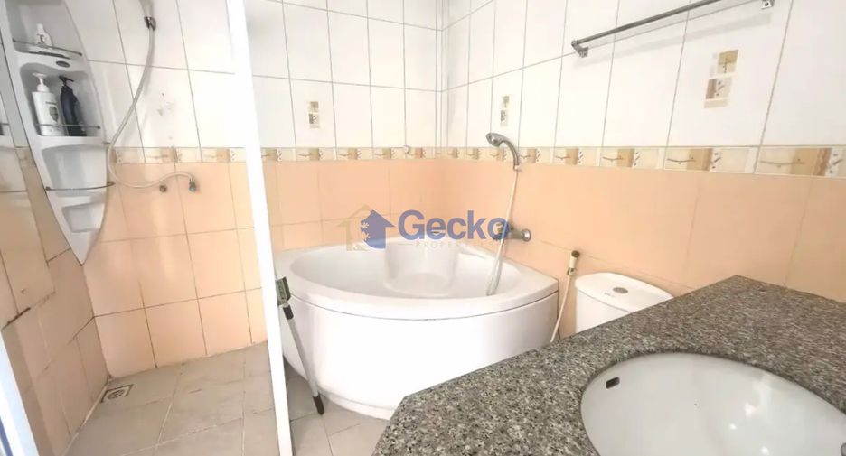 For sale 2 bedrooms house in East Pattaya, Pattaya