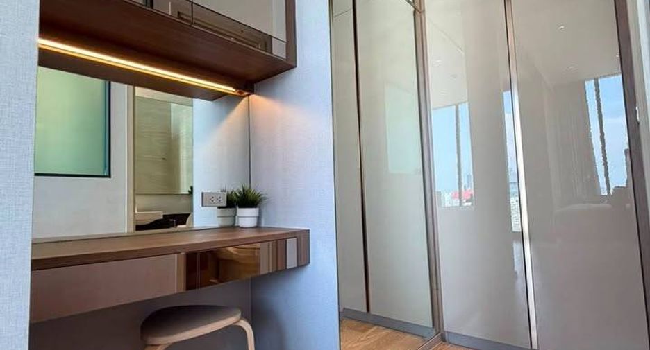 For rent 1 bed condo in Bang Rak, Bangkok